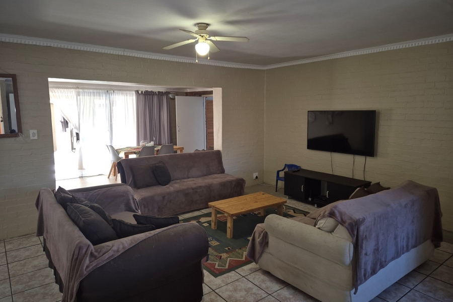 4 Bedroom Property for Sale in Onverwacht Western Cape